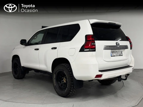 Toyota Land Cruiser 200  GX 5p MANUAL 204cv