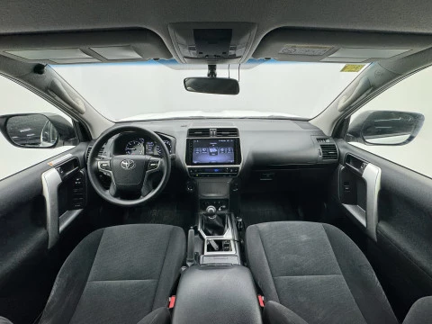 Toyota Land Cruiser 200  GX 5p MANUAL 204cv