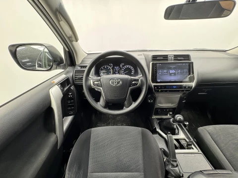Toyota Land Cruiser 200  GX 5p MANUAL 204cv