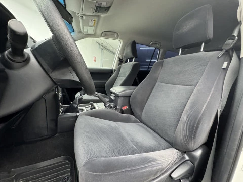 Toyota Land Cruiser 200  GX 5p MANUAL 204cv