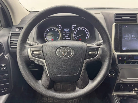 Toyota Land Cruiser 200  GX 5p MANUAL 204cv
