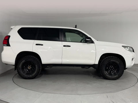Toyota Land Cruiser 200  GX 5p MANUAL 204cv