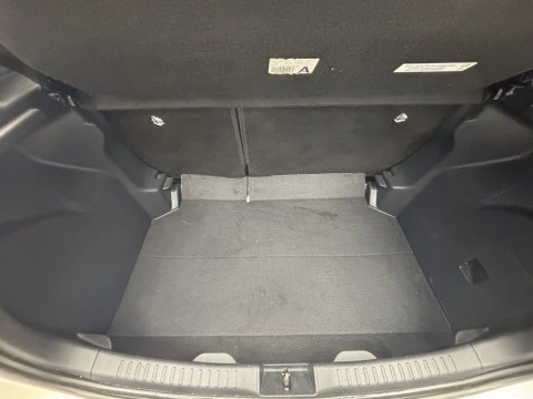 Toyota Yaris 1.5 120H Business Plus