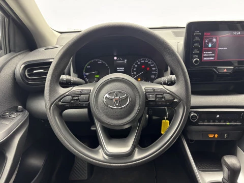 Toyota Yaris 1.5 120H Business Plus