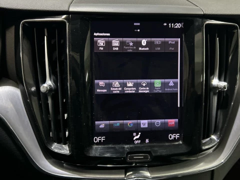 Volvo XC60 2.0 B4 D MOMENTUM PRO AUTO 4WD 197 5P