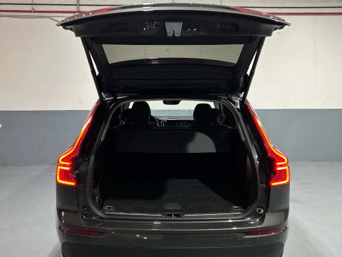 Volvo XC60 2.0 B4 D MOMENTUM PRO AUTO 4WD 197 5P