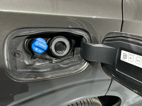 Volvo XC60 2.0 B4 D MOMENTUM PRO AUTO 4WD 197 5P