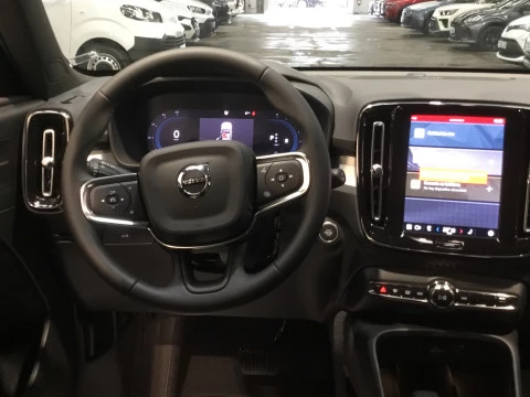 Volvo XC40 2.0 B3 PLUS DARK AUTO 163 5P