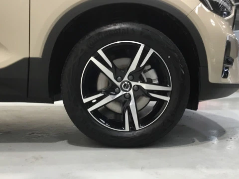 Volvo XC40 2.0 B3 PLUS DARK AUTO 163 5P