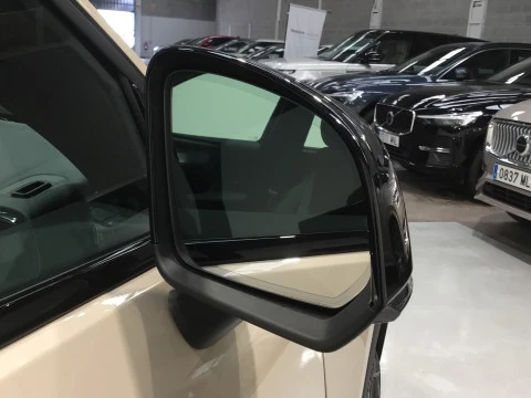 Volvo XC40 2.0 B3 PLUS DARK AUTO 163 5P