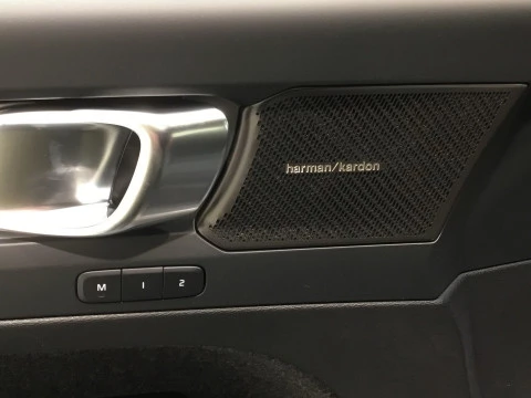 Volvo XC40 2.0 B3 PLUS DARK AUTO 163 5P