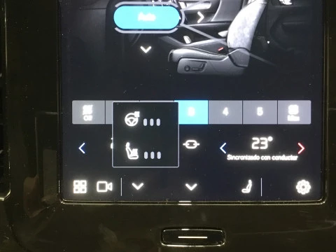 Volvo XC40 2.0 B3 PLUS DARK AUTO 163 5P