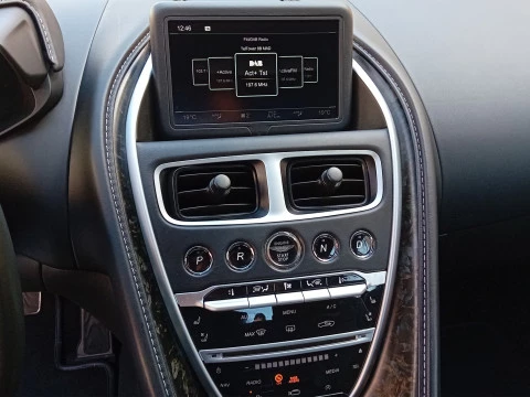 Aston Martin DBS Superleggera 5.2 V12