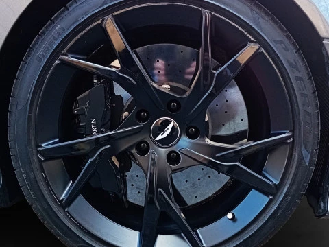 Aston Martin DBS Superleggera 5.2 V12