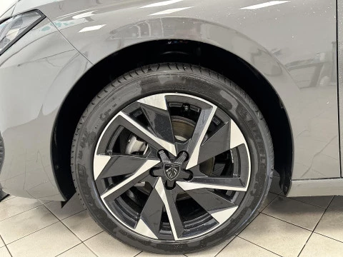 Peugeot 308 5P Allure BlueHDi 130 S&S EAT8