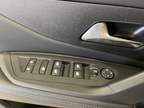 Peugeot 308 5P Allure BlueHDi 130 S&S EAT8