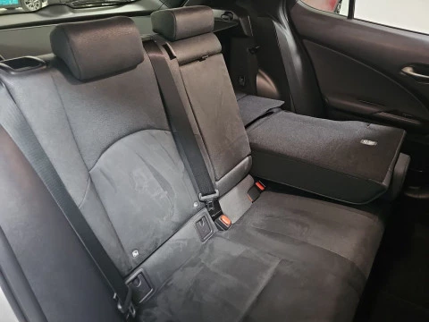 Lexus UX 2.0 300h UX Plus