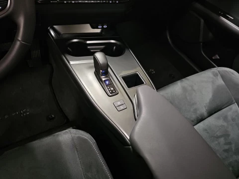 Lexus UX 2.0 300h UX Plus