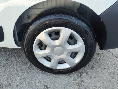 Dacia Dokker Essential 1.6 75kW (100CV) GLP -18