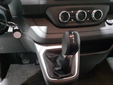 Renault Trafic nuevo trafic E-Tech electrico L2 furgon H1 bateria 52kW