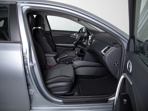 Kia XCeed 1.0 T-GDi Drive 88kW (120CV) Kia XCeed 1.0 T-GDi Drive 88kW (120CV)