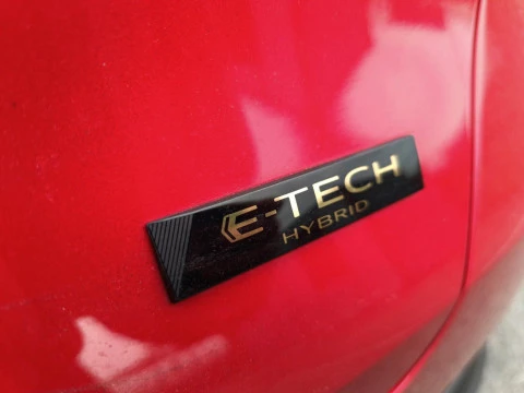 Renault Captur RENAULT CAPTUR TECHNO E-TECH FULL HYBRID 105