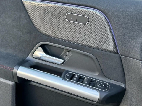 Mercedes-Benz GLA  200 D