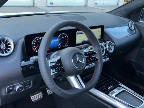 Mercedes-Benz GLA  200 D