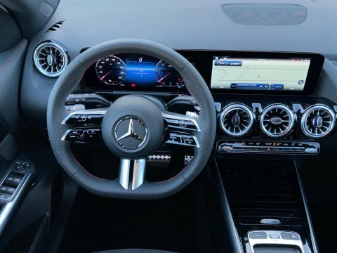 Mercedes-Benz GLA  200 D