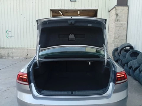 Volkswagen Passat Business 2.0 TDI 90kW (122CV) DSG