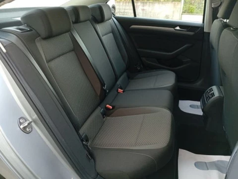 Volkswagen Passat Business 2.0 TDI 90kW (122CV) DSG