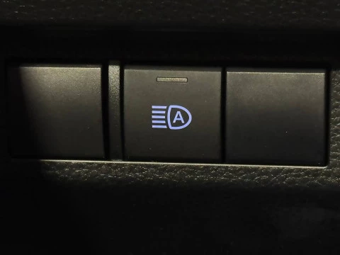 Toyota Rav4 2.5l 220H Advance