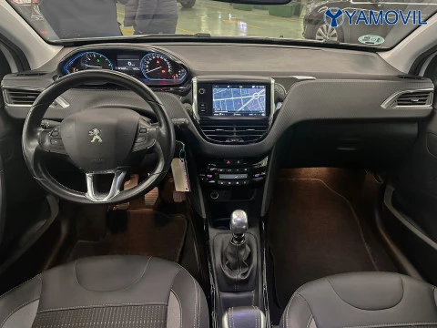 Peugeot 2008 PureTech 110 SANDS Allure 81 kW (110 CV)