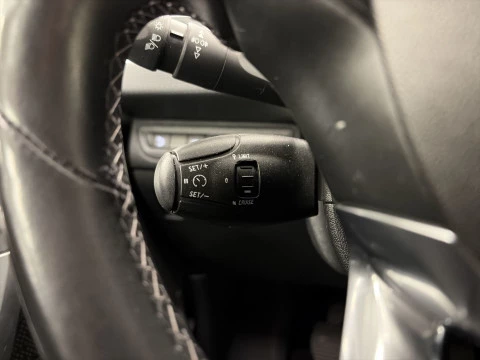 Peugeot 2008 PureTech 110 SANDS Allure 81 kW (110 CV)