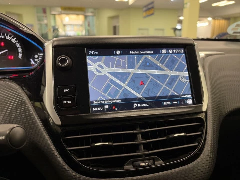 Peugeot 2008 PureTech 110 SANDS Allure 81 kW (110 CV)