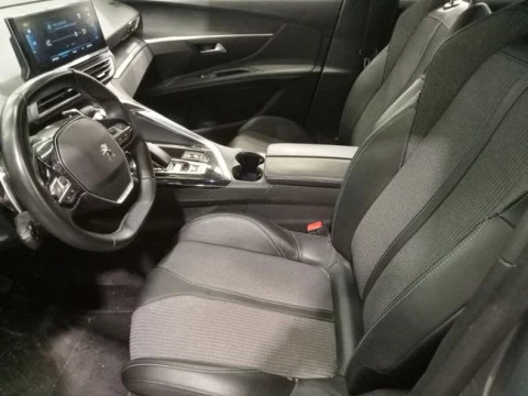 Peugeot 3008 Hybrid 225 e-EAT8 Allure