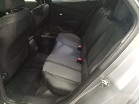 Peugeot 2008 Allure BlueHDI 130 S&S EAT8