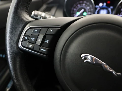 Jaguar E-PACE 2.0 D 110KW R-DYNAMIC AUTO 4WD 5P