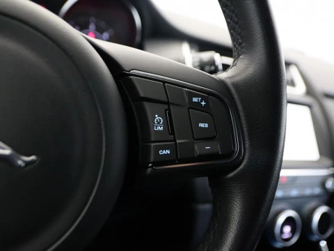 Jaguar E-PACE 2.0 D 110KW R-DYNAMIC AUTO 4WD 5P