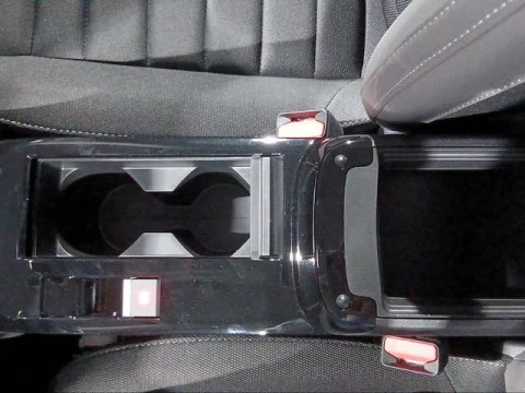 Citroën C4 Hybrid 145 Business Edition e-DCS6 107 kW (145 CV)