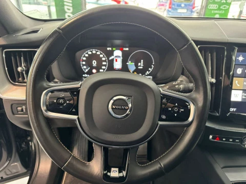 Volvo XC60 2.0  T8 AWD R-DESIGN AUTO 287KW