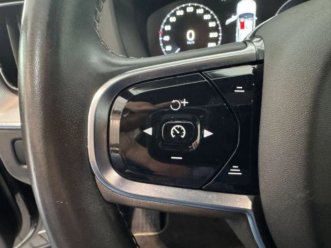 Volvo XC60 2.0  T8 AWD R-DESIGN AUTO 287KW