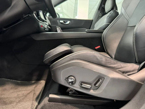 Volvo XC60 2.0  T8 AWD R-DESIGN AUTO 287KW