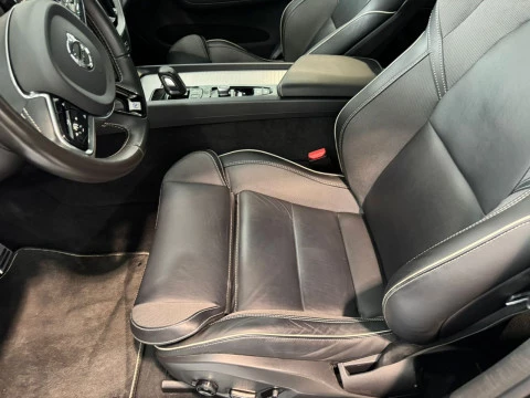 Volvo XC60 2.0  T8 AWD R-DESIGN AUTO 287KW