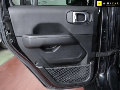 Jeep Wrangler 2.0 Rubicon 8ATX 280 kW (381 CV)