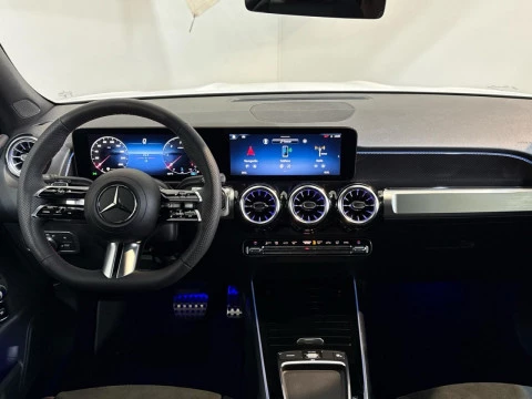Mercedes-Benz GLB  200 d