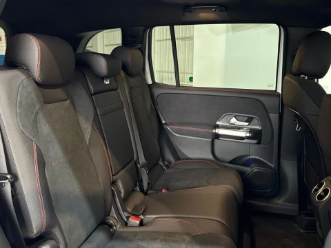 Mercedes-Benz GLB  200 d