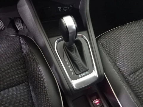 Renault Captur  E-TECH Hibrido Enchufable Fast Track 117kW