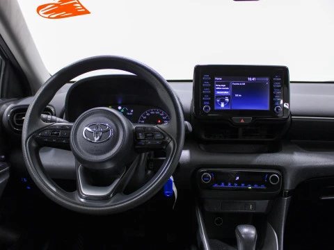 Toyota Yaris 1.5 120H Business Plus