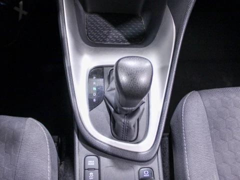 Toyota Yaris 1.5 120H Business Plus